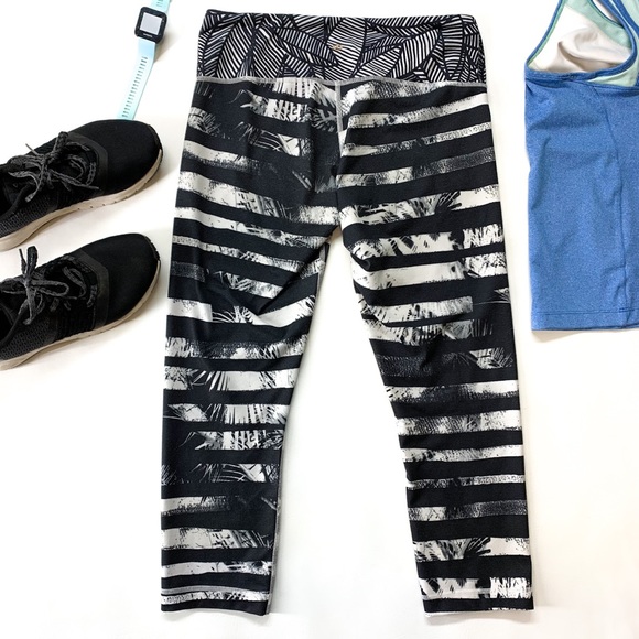 Lululemon Athletica Shady Palms Wunder Under Capris Cropped Leggings Striped - Picture 6 of 7